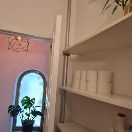 Independent In A With Garden Бухарест