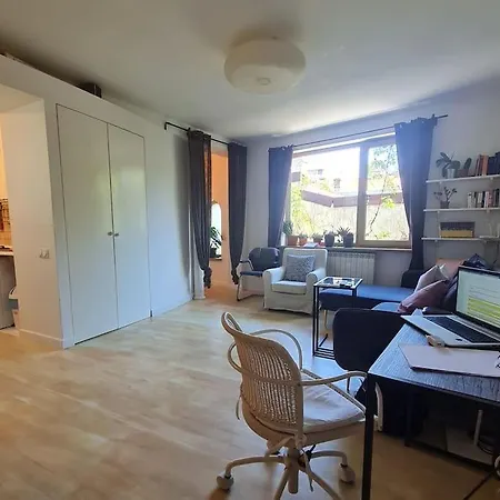 Independent In A With Garden * Bukurešť